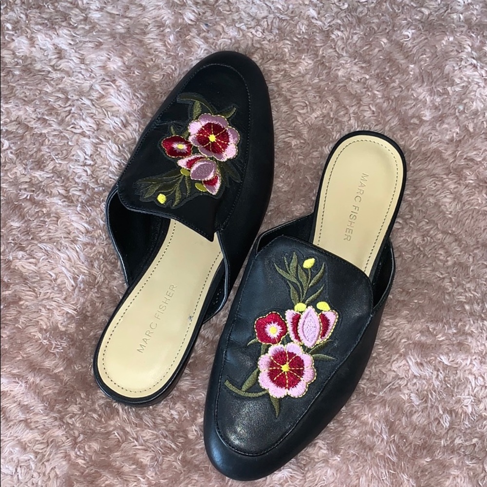 GOOD Condition Marc Fisher LEATHER Loafers!